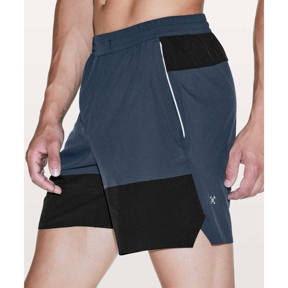 Lululemon Switch Up Short Size Large Navy Black - Picture 2 of 7